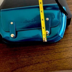 Beijo London Paris New York